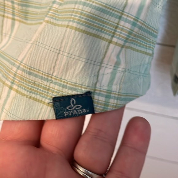 Prana Women's Anja Mint Green Longsleeve Top Sz XS Lightweight Quickdrying UPF 3 - Picture 5 of 14